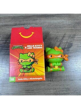 TMNT x Hello Kitty and Friends Hello Kitty x Michelangelo Figure
